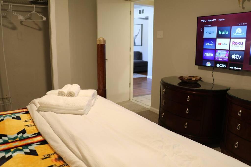 Cowboy Den-Hot Tub-Game Room-Pet Friendly-No Pet Fees! Албукерке Екстериор снимка