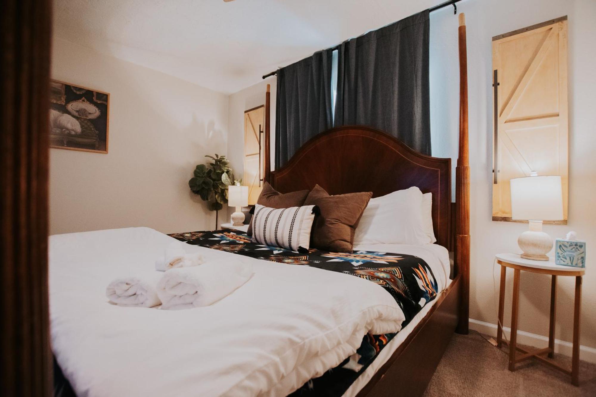 Cowboy Den-Hot Tub-Game Room-Pet Friendly-No Pet Fees! Албукерке Екстериор снимка