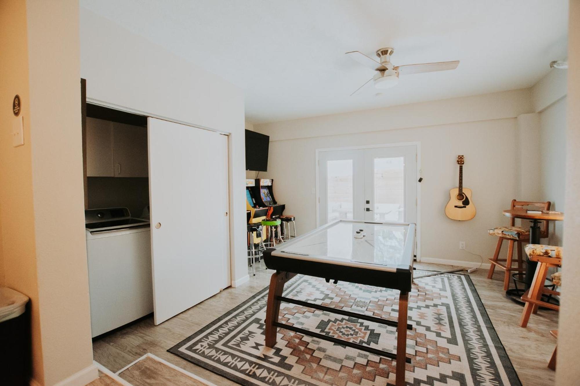 Cowboy Den-Hot Tub-Game Room-Pet Friendly-No Pet Fees! Албукерке Екстериор снимка