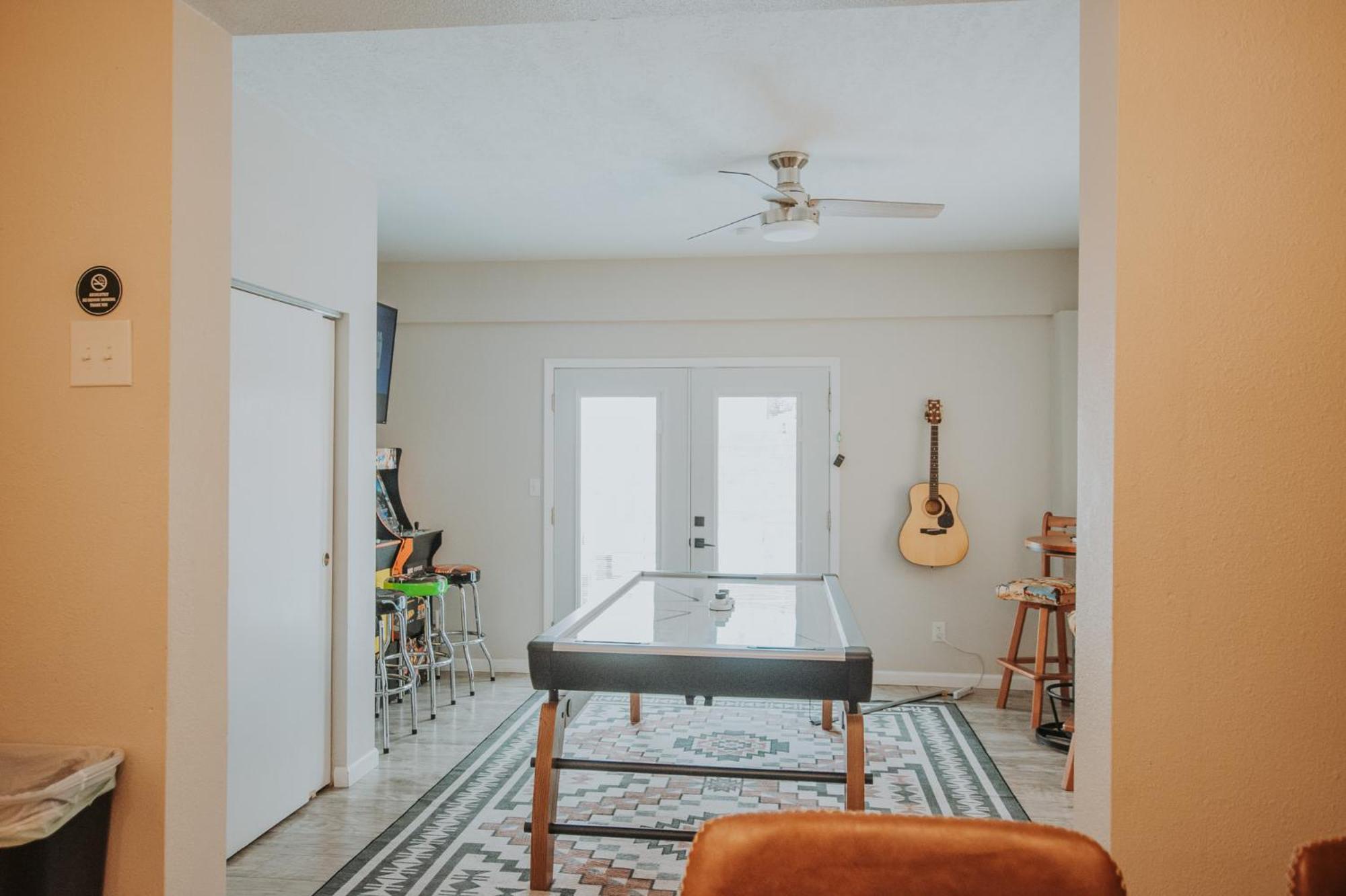 Cowboy Den-Hot Tub-Game Room-Pet Friendly-No Pet Fees! Албукерке Екстериор снимка